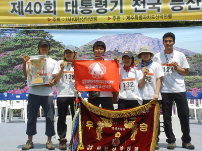 사진 왼쪽부터 심정만, 채유진, 김종우, 백단비, 추은하, 박무원.