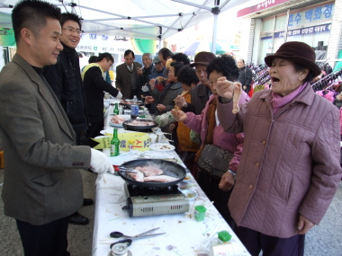 ▲ 군위군과 군위축협 등은 28일 군위의 축산물 브랜드 