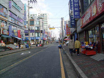 ▲ 포항시 북구 장성동 ABC볼링장 앞에 설치돼 있는 무인단속카메라.