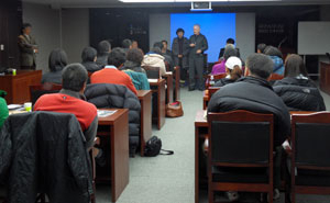 2011 대구 세계육상선수권대회에서 활약할 예비 심판들이 대구스타디움 회의실에서 교육을 받고 있다. 2011 대구 세계육상선수권대회 조직위원회 제공