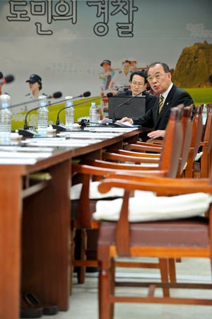 6일 국회 행정안전위의 경북지방경찰청에 대한 국정감사가 행안위원 대부분이 불참한 가운데 맥빠진 분위기에서 진행되고 있다. 우태욱기자