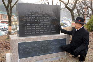 청도군 이서면 고향집. 할아버지가 일제와 7년간 재판하면서 승소했지만 가산을 탕진해 아랫마을로 이사한 이 집에서 태어나 자랐다.