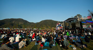 자라섬은 지난해에 18만 명 이상의 관람객이 찾는 등 재즈 축제의 섬으로 거듭났다. 관람객들은 가을의 정취와 함께 재즈의 선율을 즐긴다.