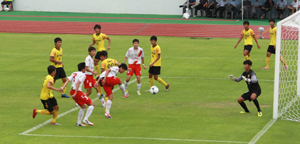 최근 영덕 강구 축구장에서 열린 고학년부 결승전에서 광양제철중이 군포중을 맞아 4대0의 대승을 거뒀다. 영덕군 제공