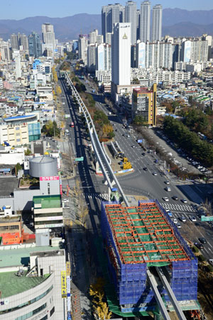 대구도시철도 3호선 토목공사 공정률이 70%를 넘어서 2014년 하반기 개통을 향해 달려가고 있다. 우태욱기자 woo@msnet.co.kr