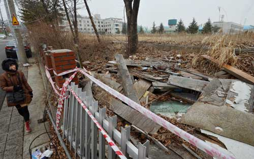 성서산단 내 옛 한국폴리텍섬유패션대학 부지가 대구시와 대학 간 매매가 산정에 대한 의견 차가 커 2년째 방치되고 있다. 성일권기자 sungig@msnet.co.kr