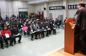 경북농민사관학교가 최근 수료생들을 상대로 지역별 순회 워크숍을 여는 등 인적네트워크 구축에 나섰다. 경북농민사관학교 제공