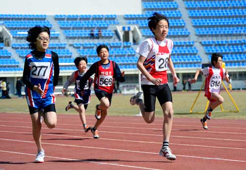 21일 대구시민운동장에서 열린 대구시소년체육대회 육상 남자초등부 예선에서 윤재황(동신초교