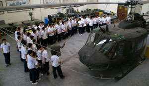 경북항공고에 도입된 휴이 UH-1H 헬리콥터 모습. 경북항공고 제공