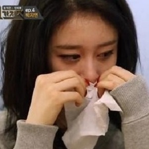 티아라 지연 눈물 사진. Mnet 