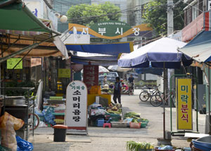 사진 쇠락하고 있는 대구 서구 비산동 서부시장이 음식 프랜차이즈 특화거리로 조성된다. 우태욱 기자 woo@msnet.co.kr