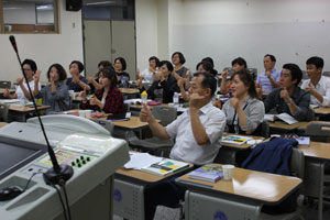 영남이공대는 학위, 비학위 과정의 다양한 평생교육 프로그램을 운영하고 있다. 학위 과정의 사회복지