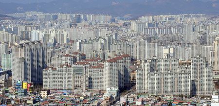 아파트 공급량 부족과 가격 폭등으로 대구 수성구 진입 장벽이 갈수록 높아지고 있다. 수성3가 아파트 전경. 매일신문 DB