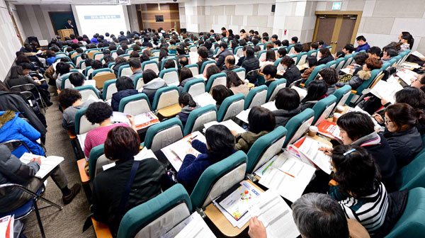 수능시험 성적표를 받았다고 대학입시가 모두 끝난 것은 아니다. 곧 정시모집이 시작되기 때문에 수시모집에서 합격하지 못했다면 정시 지원 전략을 세워야 한다. 4일 매일신문사가 주관한 