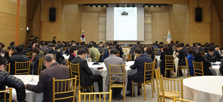 칠곡군은 8일 칠곡호국평화기념관 컨벤션홀에서 2016년 신규 시책사업 보고회를 갖고, 