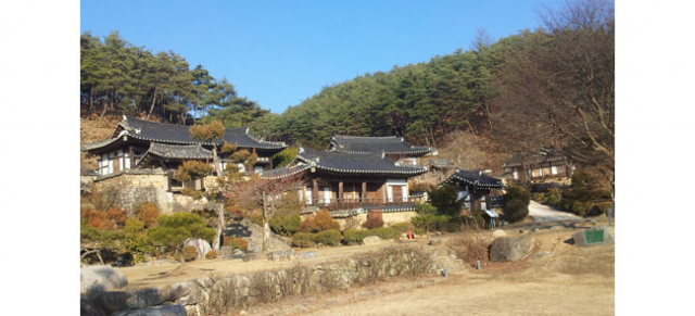 한없이 평화롭고 포근한 군자마을 전경.