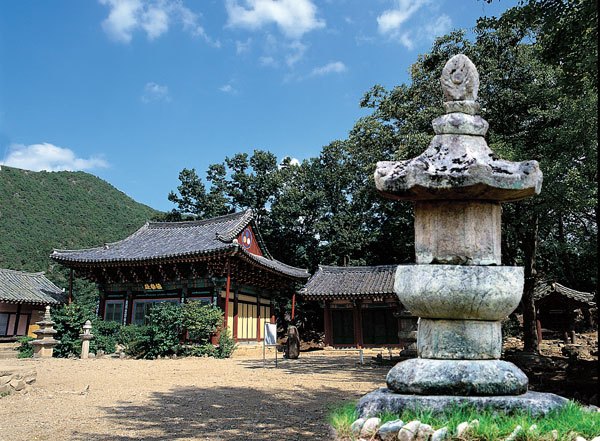 일연이 삼국유사를 저술한 군위군 인각사 전경. 군위군 제공