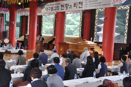 대구 불교의 현황과 비전을 모색해보는 연찬회가 22일 동화사에서 열렸다. 최재수 기자