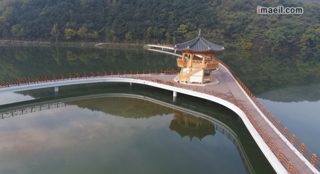 대구 달성군 옥연지 송해공원이 핫플레이스로 인기를 얻고 있다. 장성혁기자