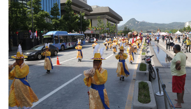 성주군은 2017 성주생명문화축제에 앞서 2일 세종대왕자태실 태봉안의식 재현 행사를 서울 경복궁 일대에서 연다. 성주군 제공