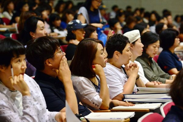 2018학년도 수능 6월 모의평가가 끝나면서 수시모집을 겨냥한 대입설명회가 대구에서 열렸다. 대구진학지도협의회와 대구경북입학처장협의회 주관으로 10일 오후 대구 대륜고등학교 대강당에서 열린 