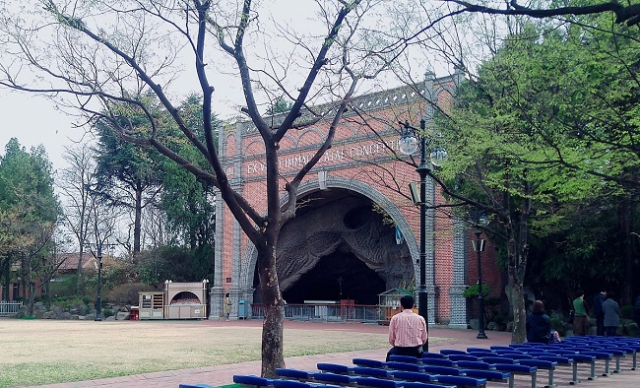 천주교 대구대교구청 내에 성모당은 