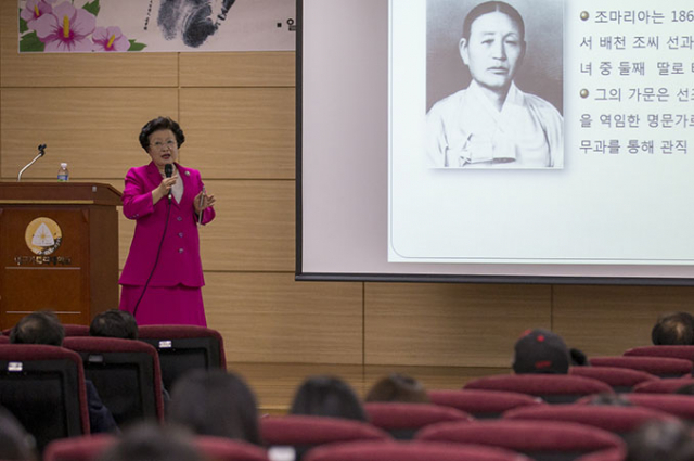 이배용 이화여대 전 총장이 최근 대구가톨릭대에서 안중근 의사의 어머니이자 독립운동가인 조마리아 여사에 대한 특강을 했다. 대구가톨릭대 제공