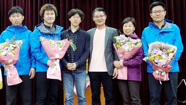 안동산악연맹 원정대가 지난달 23일 발대식에서 기념촬영하고 있다. 안동산악연맹 제공