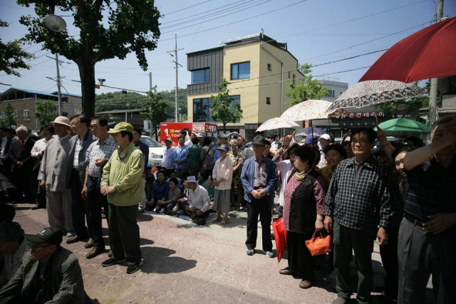 김병기 무소속 시의원 후보 출정식에 많은 지지자들이 참석했다. 마경대 기자