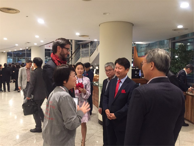 작년 대구국제오페라축제 자원활동가들 활동 모습. 대구국제오페라축제 제공