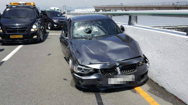 김해공한 BMW 질주사고 현장. 자료사진 연합뉴스