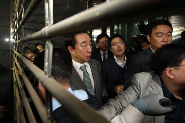 자유한국당 김성태 원내대표(가운데)가 18일 오후 