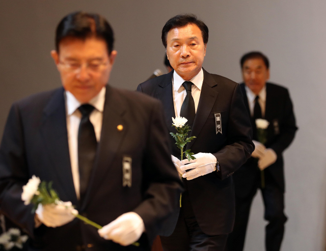 19일 오후 서울 동대문구 서울시립대학교에서 열린 히말라야 다울라기리 산군(山群) 구르자히말 남벽 직등 신루트 개척에 나섰다가 세상을 떠난 