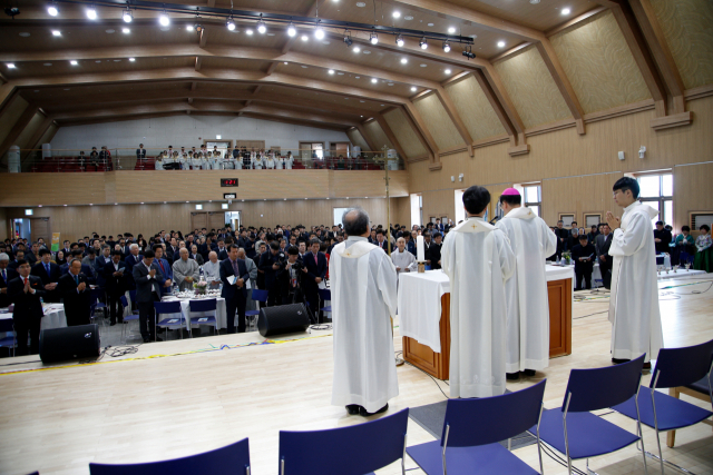 조환길 대주교가 천주교 대구대교구 제4대리구청 가톨릭교육원 축복식 미사를 집전하고 있다. 4대리구청 제공.