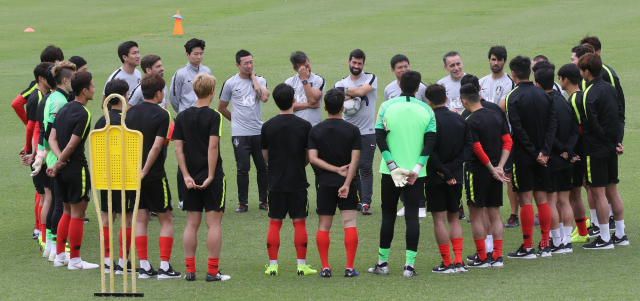 한국축구대표팀 벤투 감독과 선수들. 연합뉴스