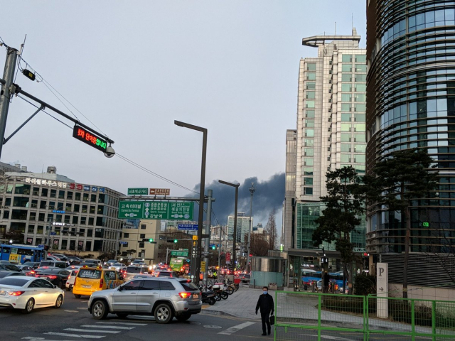 서울 강남 불, 청담동 건물 신축공사장 화재…26일 오후 5시 16분. 트위터