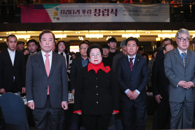 자유한국당 김병준 비상대책위원장이 25일 오후 서울 마포구 케이터틀에서 열린 김 비대위원장의 지지모임인 