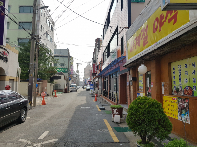 1919년 3월 12일 포항교회(현재 포항소망교회)에서 출발한 만세 행진이 지나갔을 것으로 추정되는 골목 전경.