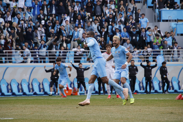 9일 새롭게 문을 연 축구전용구장 DGB대구은행파크에서 열린 