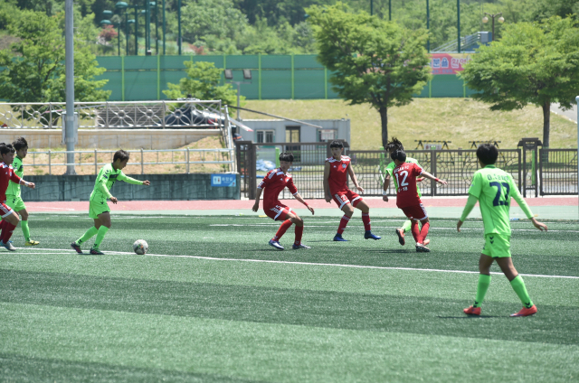 2019 대교 눈높이 전국 고등 축구리그(경북·대구권역)가 지난 16일 청송에서 시작됐다. 사진은 2017년 리그 모습. 청송군 제공