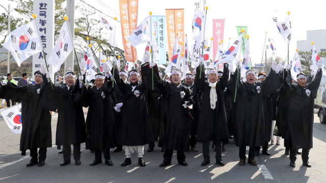 합천군은 3·1독립만세운동 100주년을 맞아 독립유공자, 유림회, 유관기관 및 사회단체, 학생, 주민 등 2천여 명이 참석한 가운데 3·1독립만세운동재현 행사를 열었다. 합천군 제공