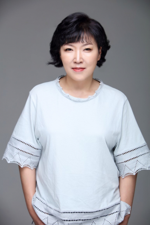 배우 구본임이 비인두암으로 투병하다 21일 세상을 떠났다. 향년 50세. 고인은 