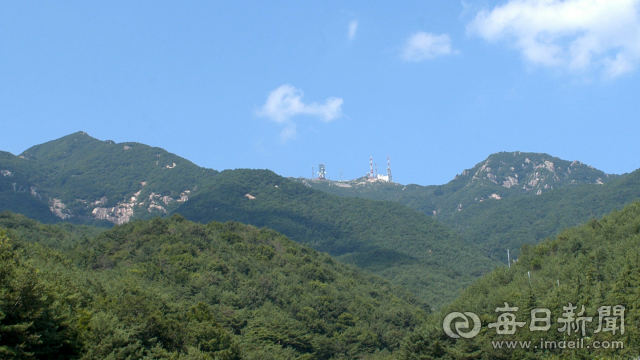 팔공산 정상 비로봉. 대구 동구청 제공