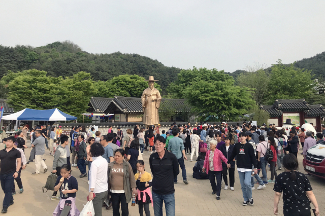 선비문화축제장에서 마련된 사약 퍼포먼스의 한 장면. 영주시 제공