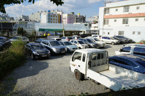 대구 북구청과 한국자산관리공사가 법정 공방을 벌이고 있는 북구 복현동 공영주차장 터. 매일신문 DB.