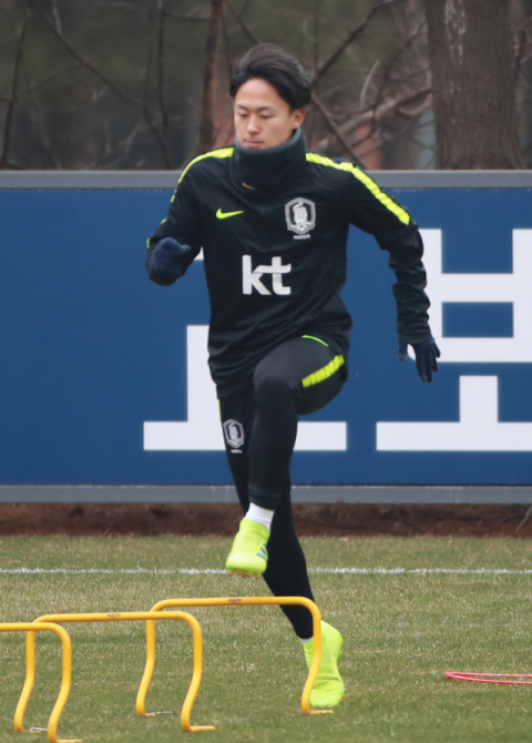 남자 축구 A대표팀 이승우가 콜롬비아와의 평가전을 앞두고 25일 오전 경기도 파주시 축구대표팀 트레이닝센터(NFC)에서 훈련을 펼치고 있다. 연합뉴스