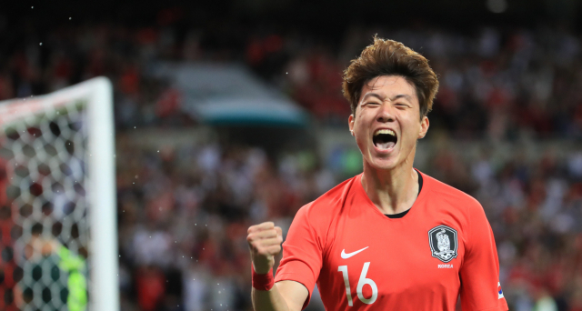 7일 오후 부산 아시아드 주경기장에 열린 대한민국 남자 축구대표팀과 호주와의 평가전. 황의조가 골을 넣은 뒤 환호하고 있다. 연합뉴스