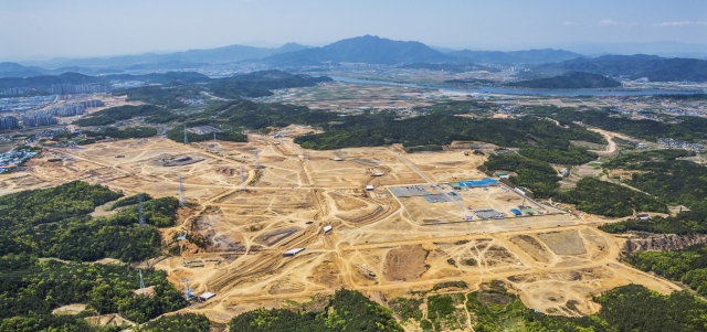 경북 구미국가산업5단지 전경. 도레이와 LG화학이 이곳에 입주를 검토하고 있어 구미 경제 부활의 주춧돌을 놓고 있다. 구미시 제공