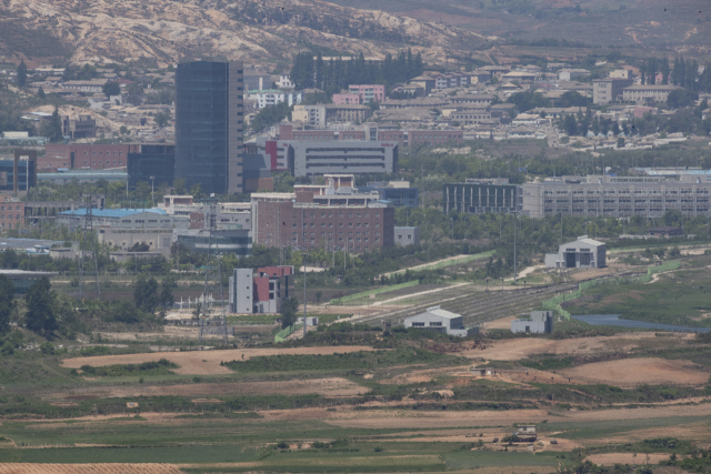 경기도 파주시 서부전선 비무장지대(DMZ) 도라전망대에서 바라본 개성공단 일대. 연합뉴스