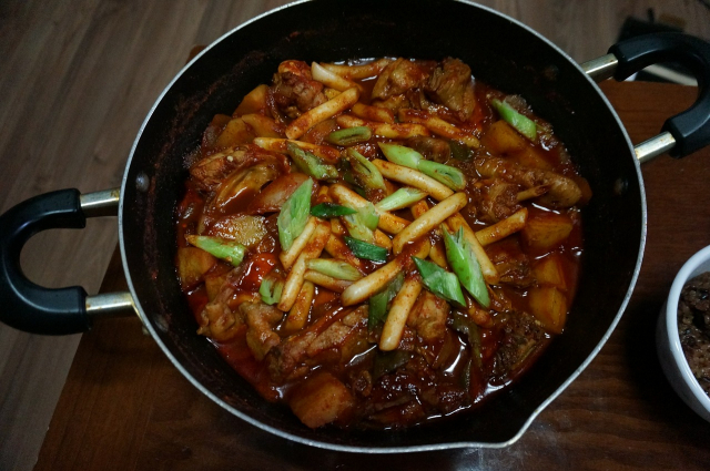 닭볶음탕. 픽사베이 제공.